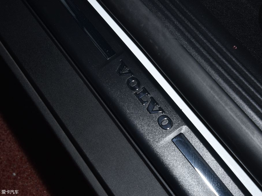 2017V40 Cross Country 2.0T T5 AWDŰ