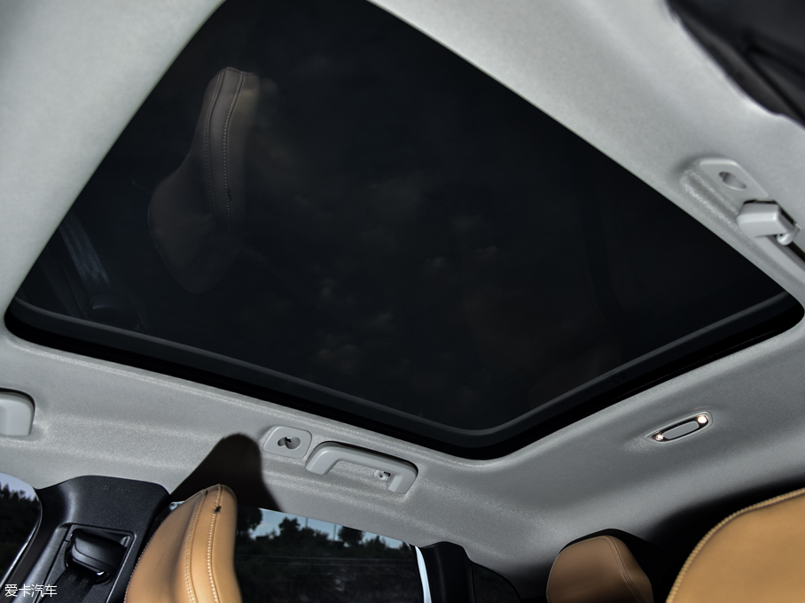 2017V40 Cross Country 2.0T T5 AWDŰ