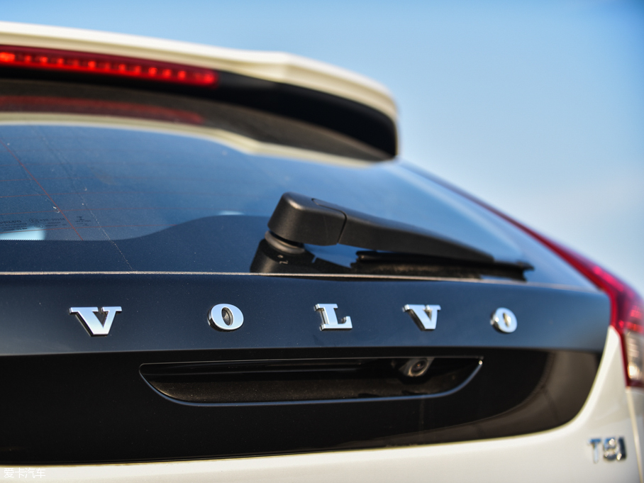 2017V40 Cross Country 2.0T T5 AWDŰ