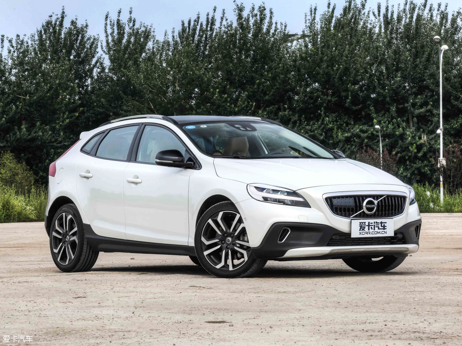 2017V40 Cross Country 2.0T T5 AWDŰ