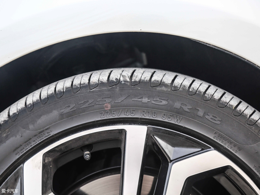 2017V40 Cross Country 2.0T T5 AWDŰ