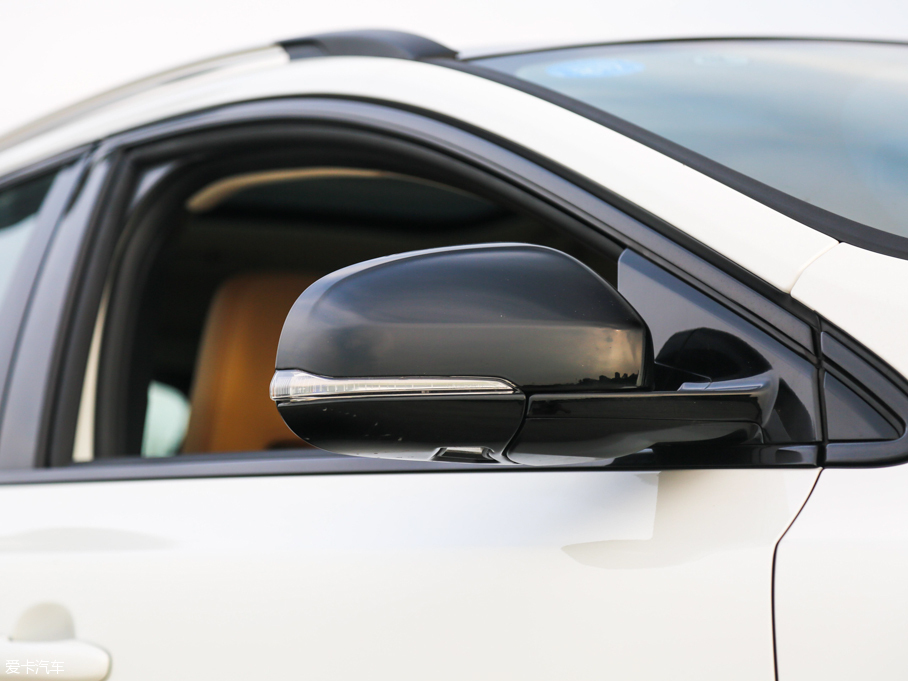 2017V40 Cross Country 2.0T T5 AWDŰ