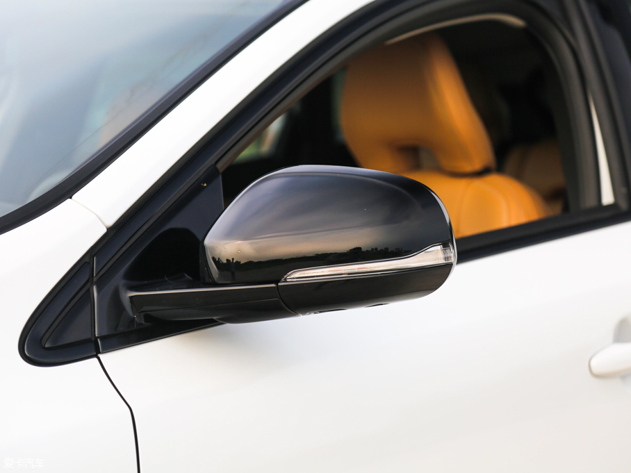 2017V40 Cross Country 2.0T T5 AWDŰ