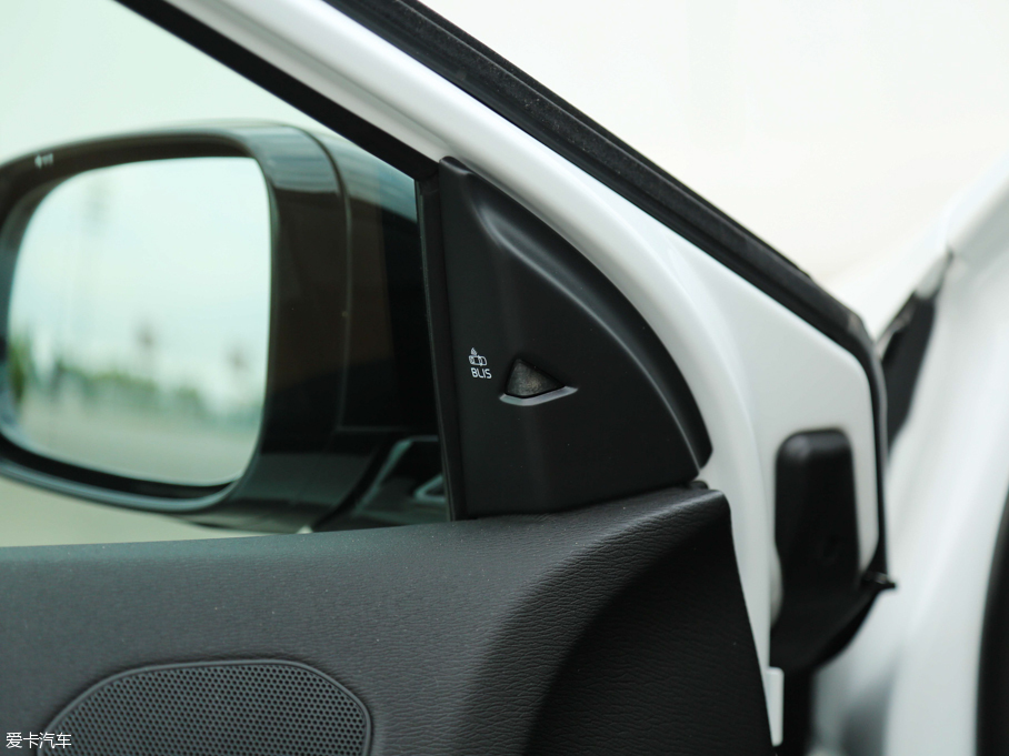 2017V40 Cross Country 2.0T T5 AWDŰ