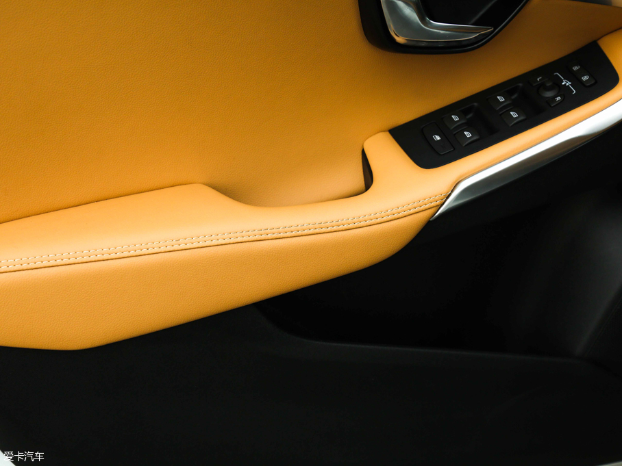 2017V40 Cross Country 2.0T T5 AWDŰ