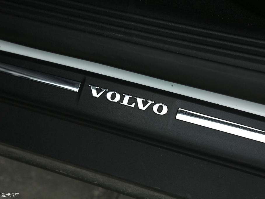 2017V40 Cross Country 2.0T T5 AWDŰ