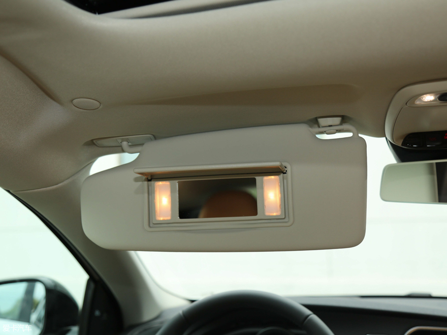 2017V40 Cross Country 2.0T T5 AWDŰ