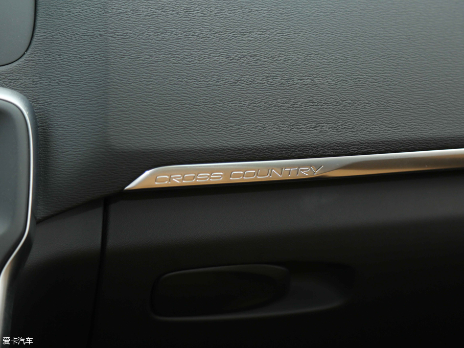 2017V40 Cross Country 2.0T T5 AWDŰ