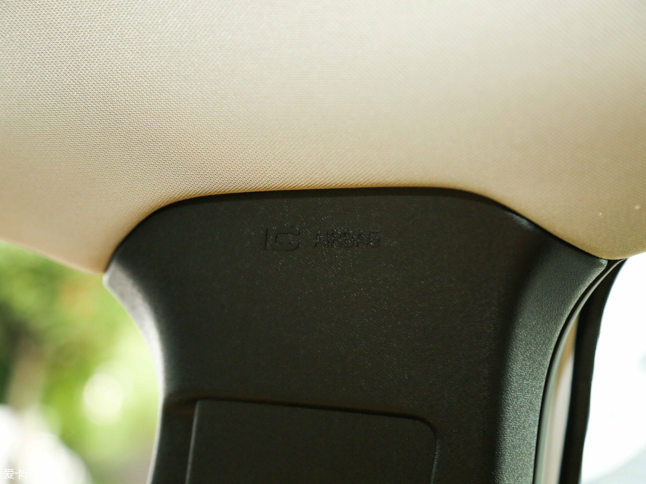 2017V40 Cross Country 2.0T T5 AWDŰ