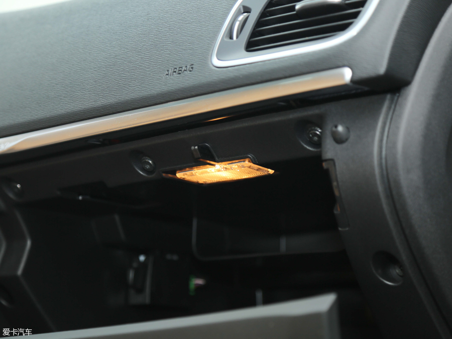 2017V40 Cross Country 2.0T T5 AWDŰ