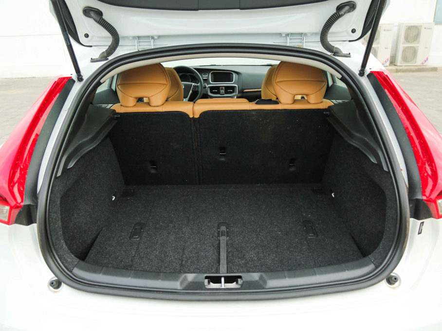 2017V40 Cross Country 2.0T T5 AWDŰ