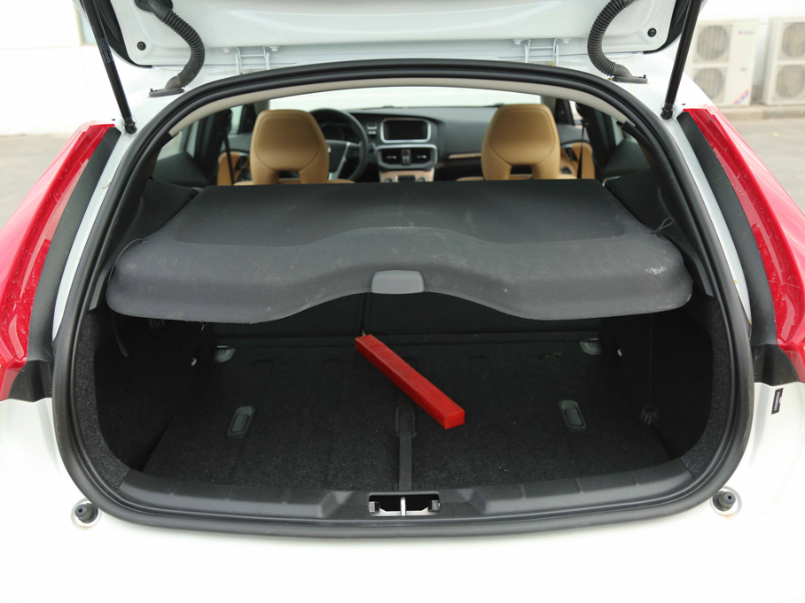 2017V40 Cross Country 2.0T T5 AWDŰ