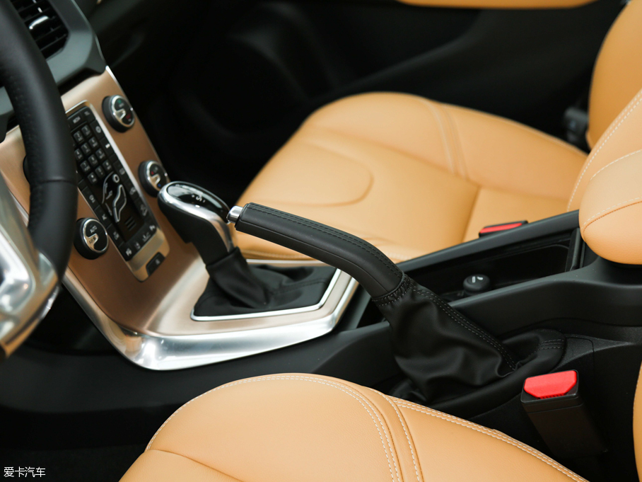 2017V40 Cross Country 2.0T T5 AWDŰ