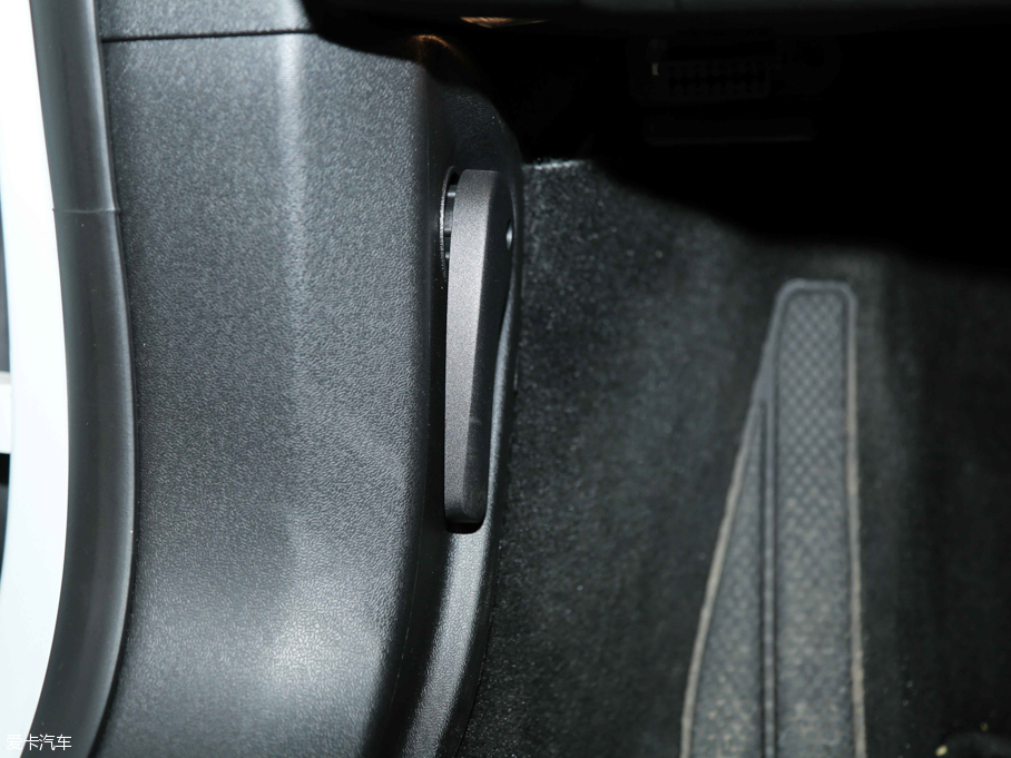 2017V40 Cross Country 2.0T T5 AWDŰ