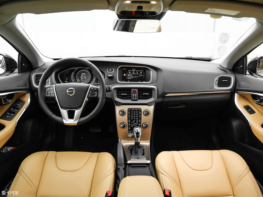 2017V40 Cross Country 2.0T T5 AWDŰ