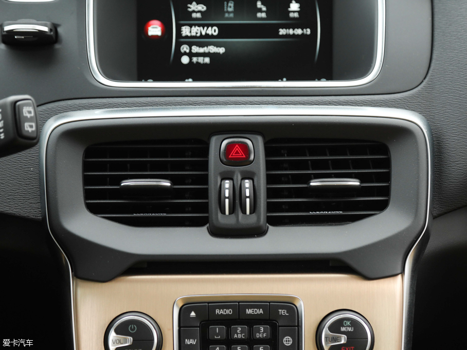 2017V40 Cross Country 2.0T T5 AWDŰ