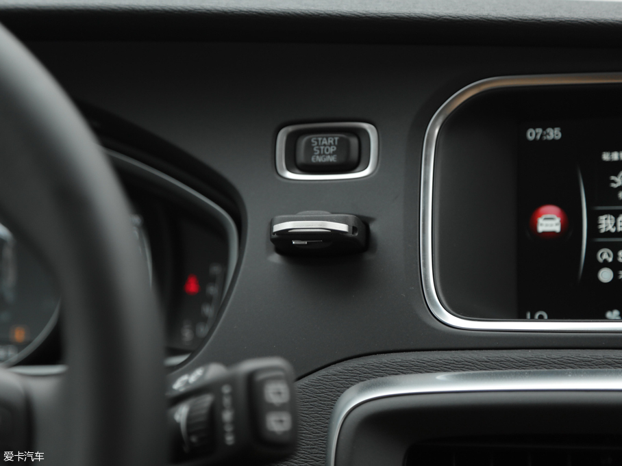 2017V40 Cross Country 2.0T T5 AWDŰ