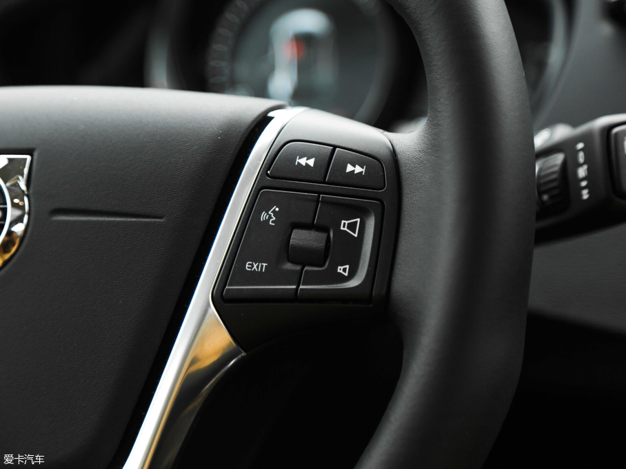 2017V40 Cross Country 2.0T T5 AWDŰ