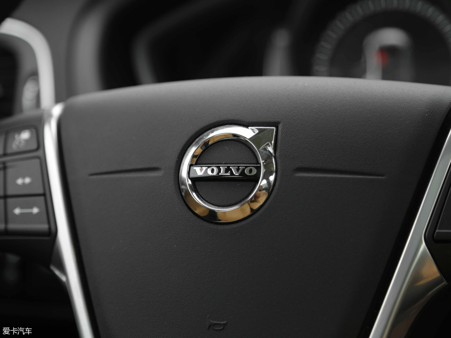 2017V40 Cross Country 2.0T T5 AWDŰ