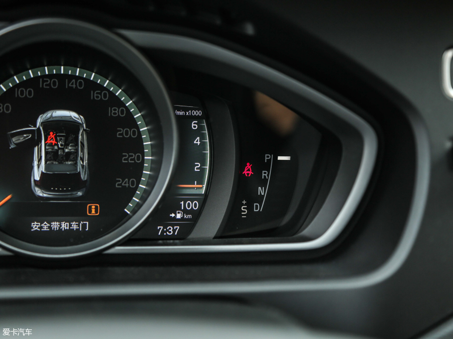 2017V40 Cross Country 2.0T T5 AWDŰ