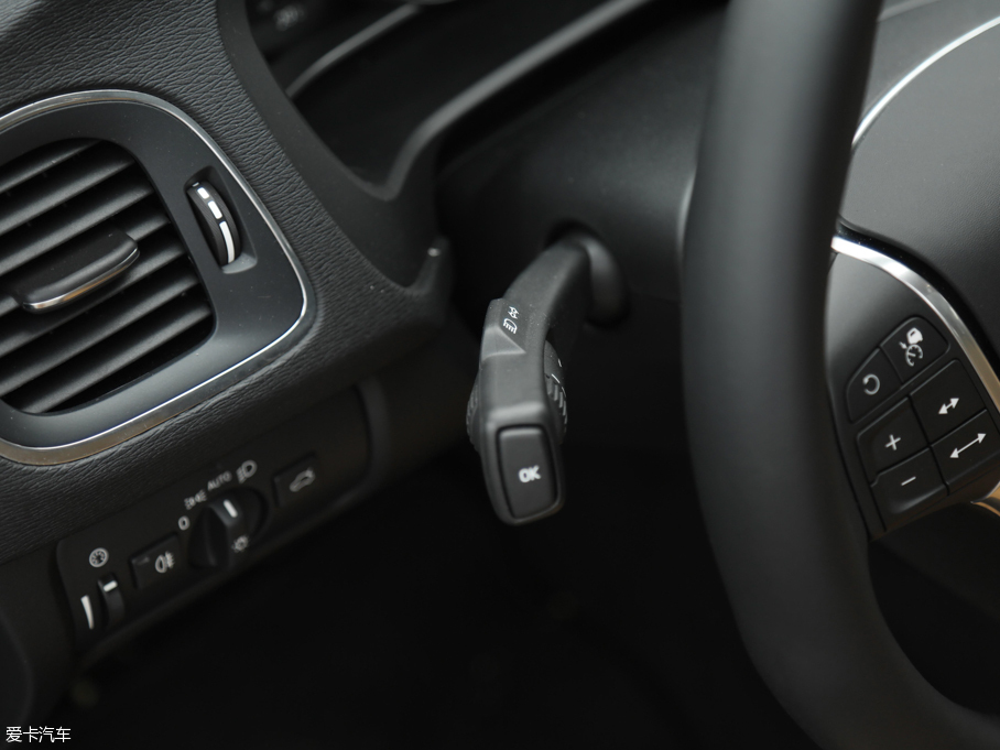 2017V40 Cross Country 2.0T T5 AWDŰ