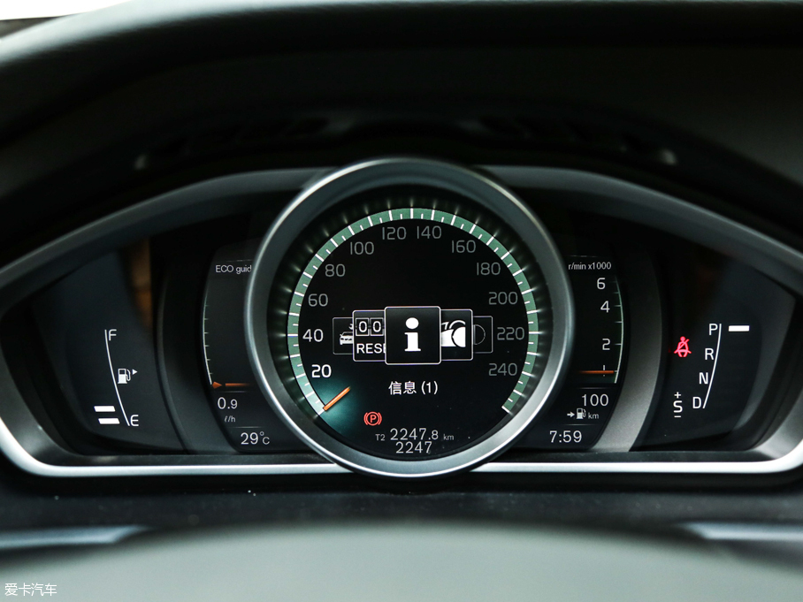 2017V40 Cross Country 2.0T T5 AWDŰ