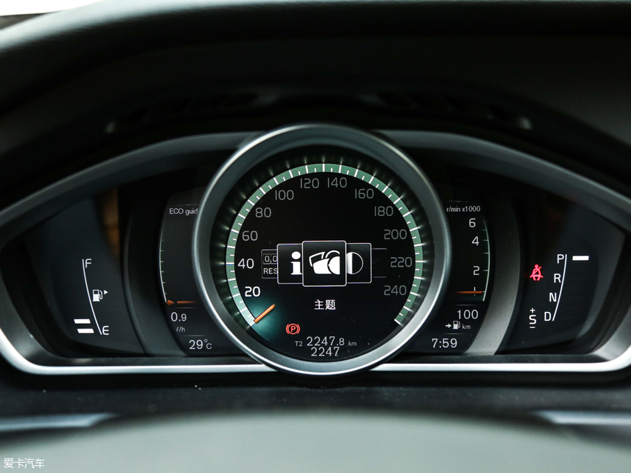 2017V40 Cross Country 2.0T T5 AWDŰ