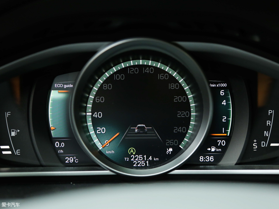 2017V40 Cross Country 2.0T T5 AWDŰ