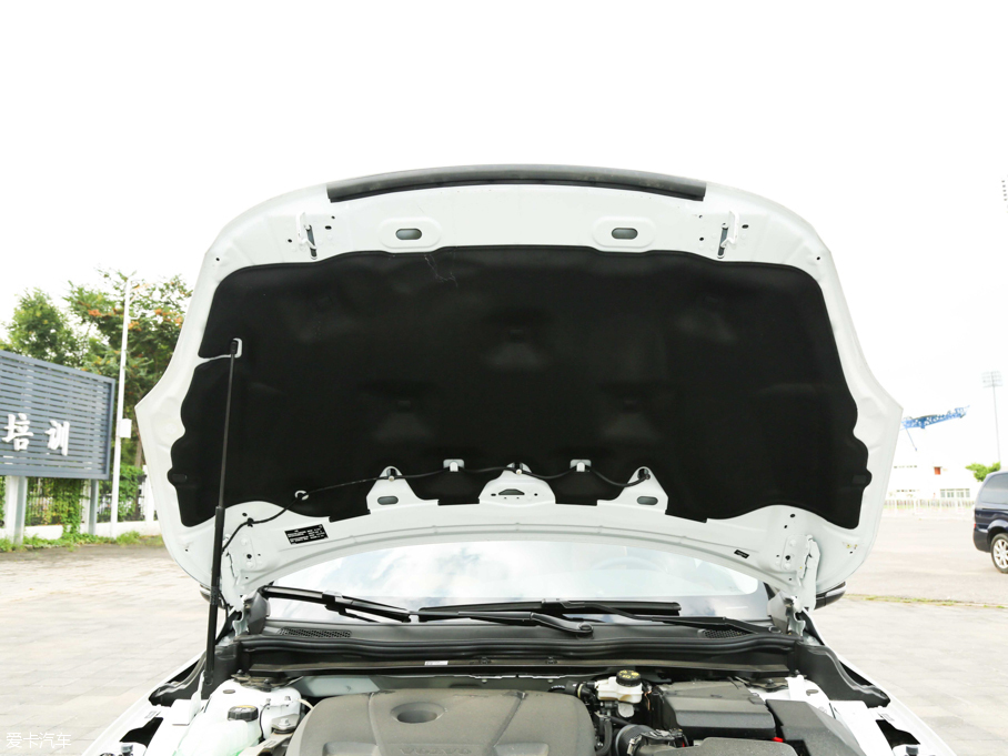 2017V40 Cross Country 2.0T T5 AWDŰ