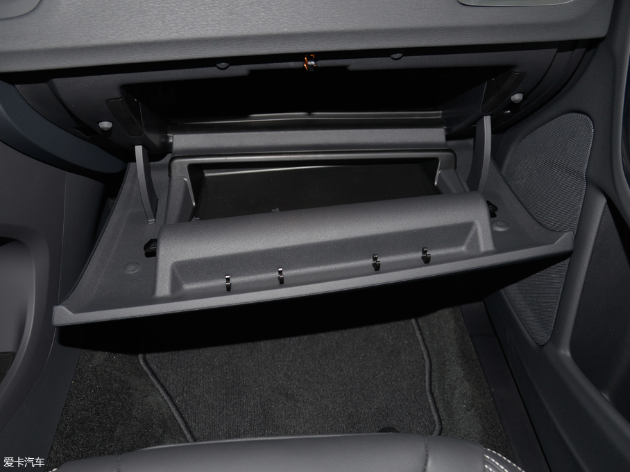 2017֠V60 2.0T T5  V