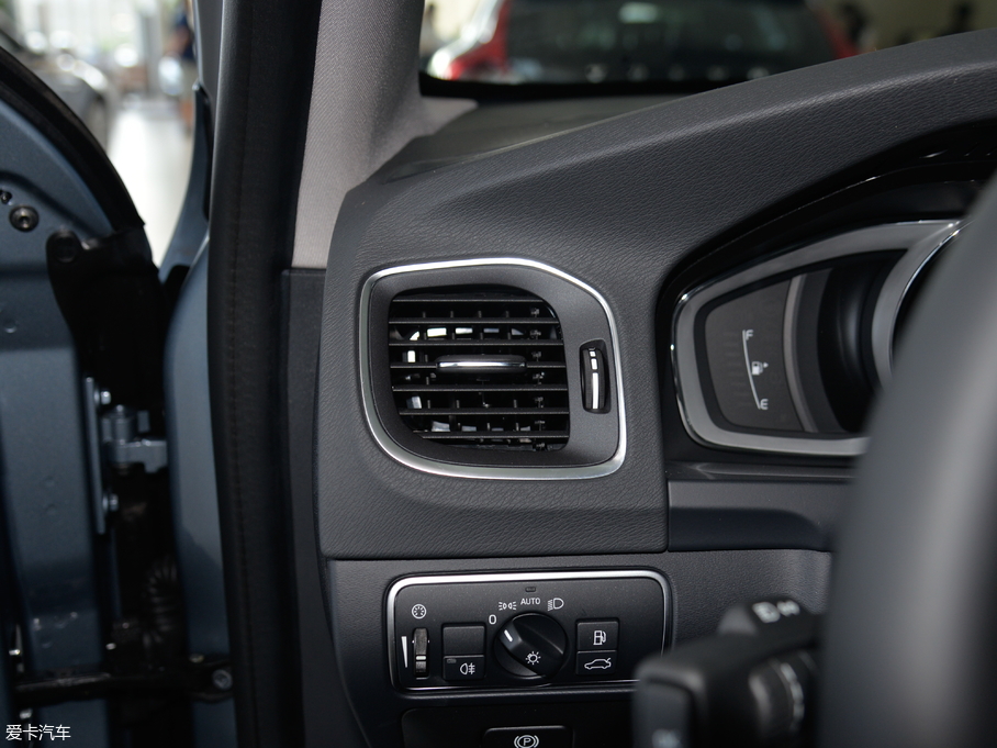 2017֠V60 2.0T T5  V