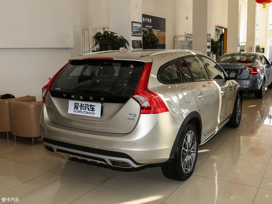 2017V60 Cross Country 2.0T T5 AWD V