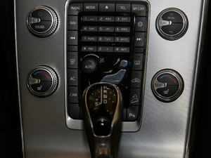 20172.0T T5 AWD V {{