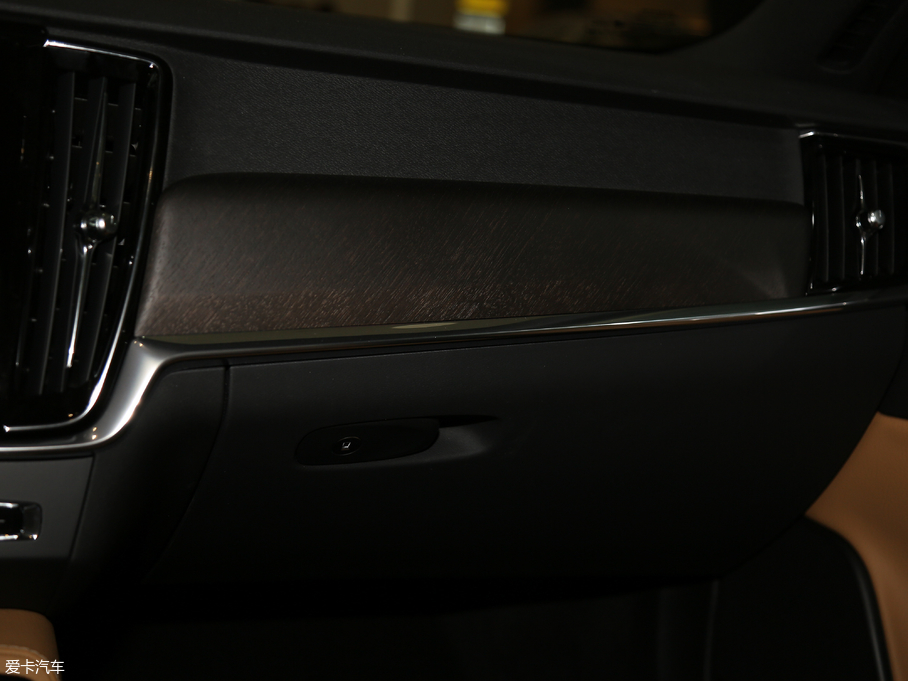 2017֠ V90 2.0T T5 AWD h