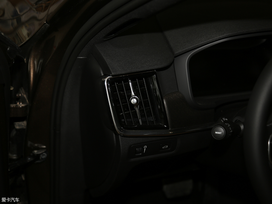 2017֠ V90 2.0T T5 AWD h