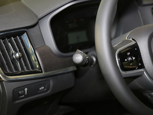 20172.0T T5 AWD h п؅^