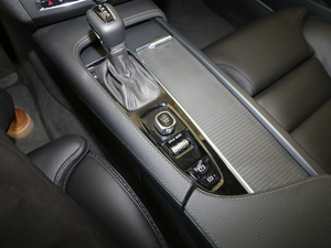 20172.0T T5 AWD h п؅^