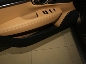 20172.0T T5 AWD h(yun) ǰTg