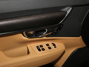 20172.0T T5 AWD h п؅^