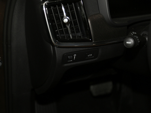 20172.0T T5 AWD h п؅^