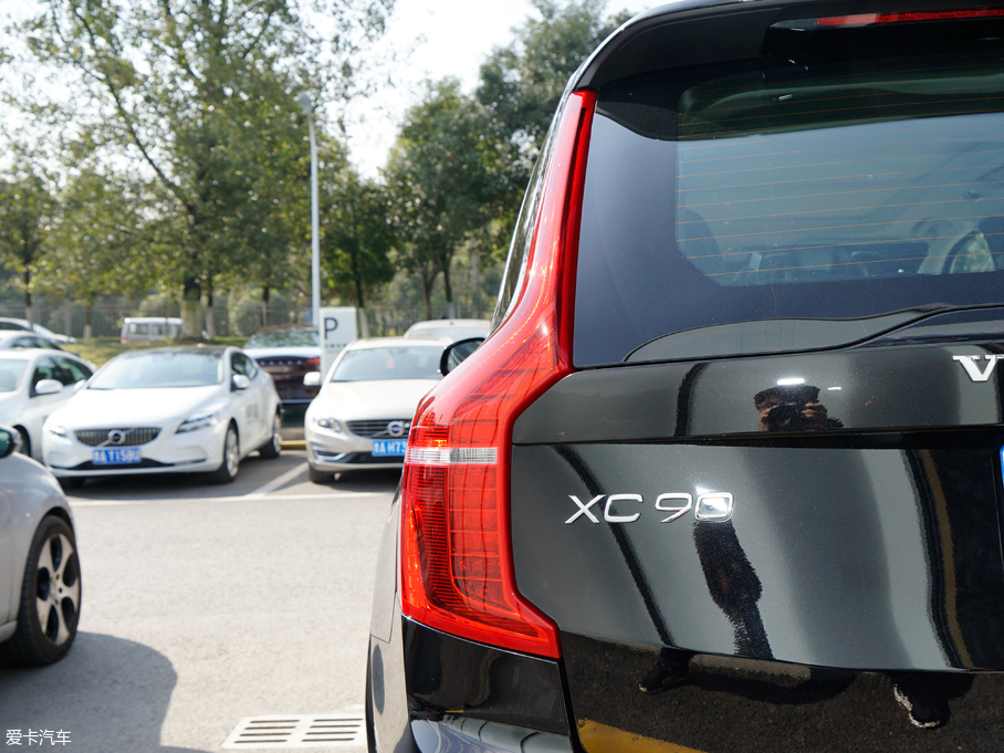 2018֠XC90 T6  7