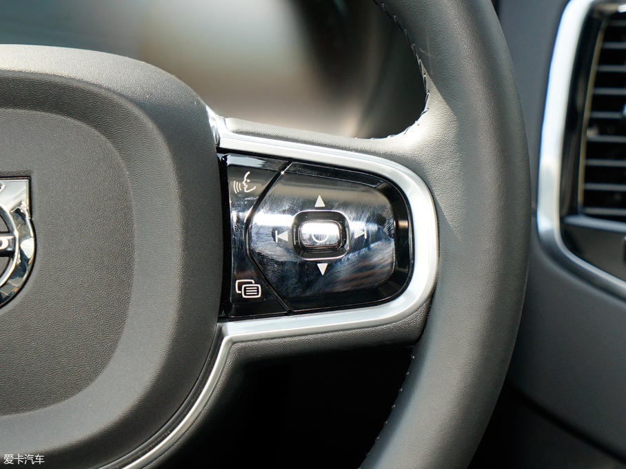 2018֠XC90 T6  7