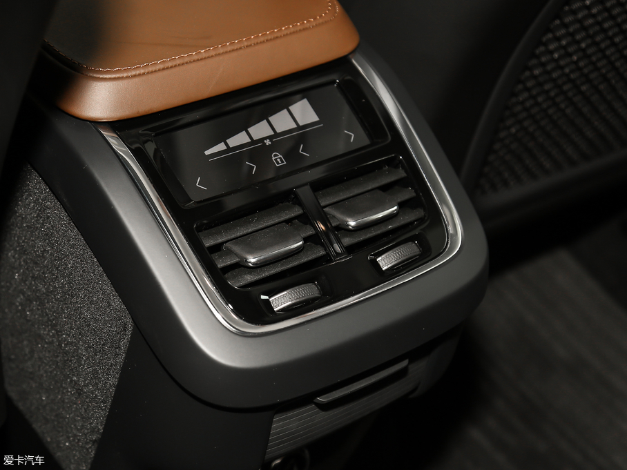2018֠XC90 T6 Ű 7