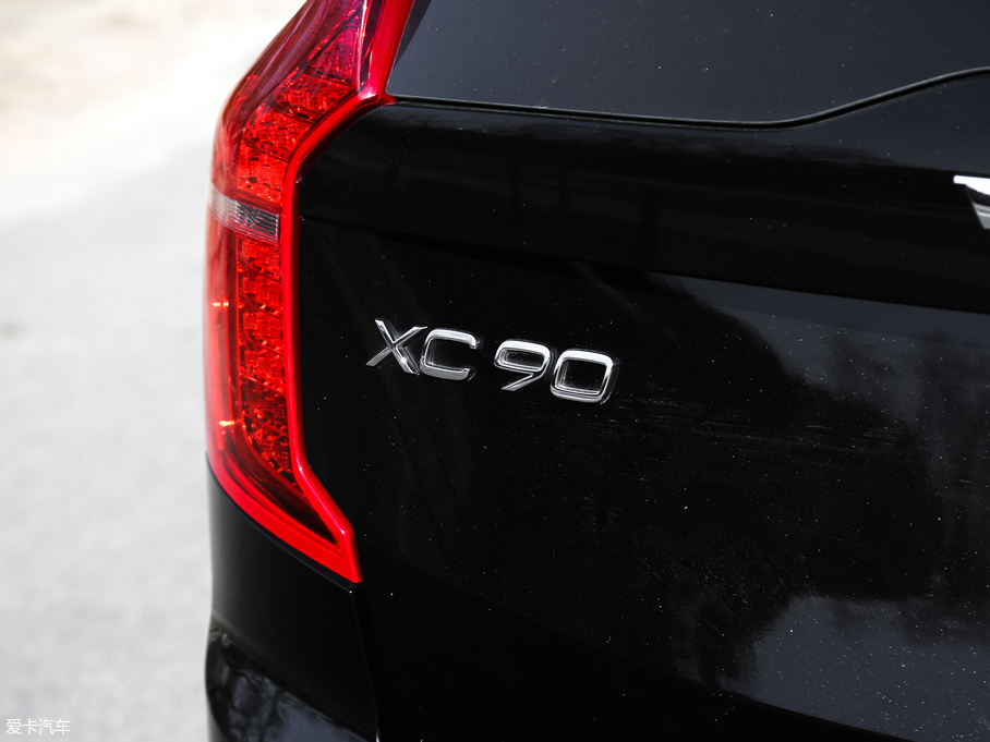 2018ֶXC90 RECHARGE T8 