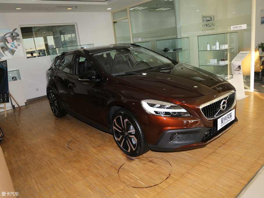 2018V40 Cross Country 1.5T T3 Ű