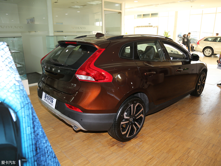 2018V40 Cross Country 1.5T T3 Ű