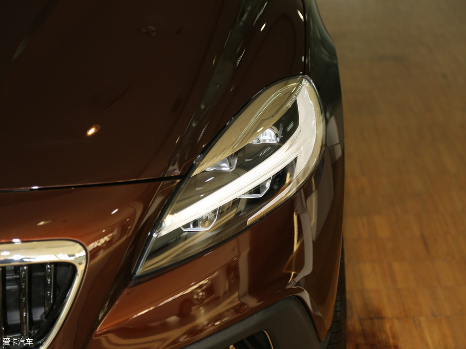 2018V40 Cross Country 1.5T T3 Ű