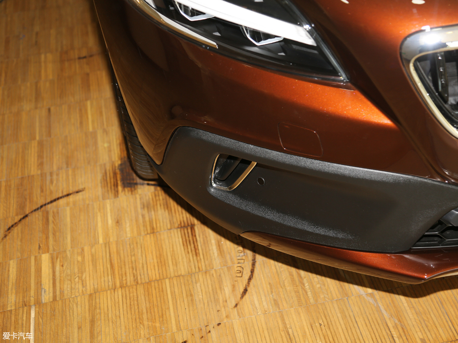 2018V40 Cross Country 1.5T T3 Ű