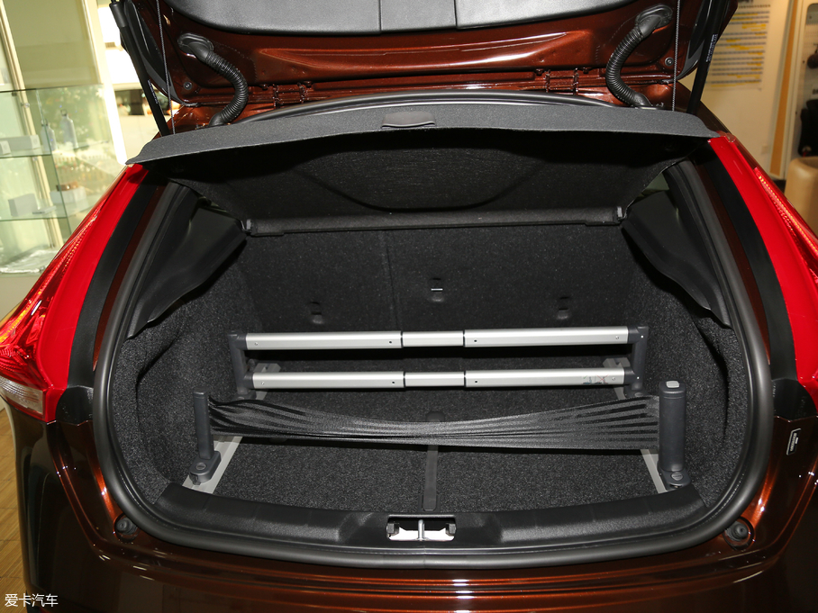 2018V40 Cross Country 1.5T T3 Ű