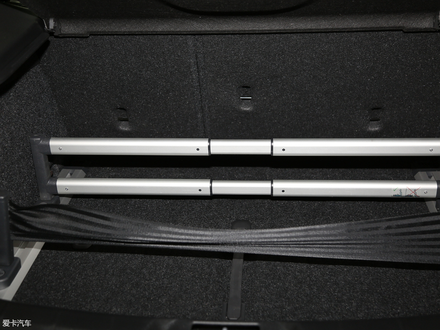 2018V40 Cross Country 1.5T T3 Ű